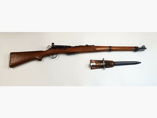 Fabbrica di armi Bern fucile a ripetizione Fabbrica di armi Bern svizzero K11 calibro 7,5x55 svizzero completo con numeri corrispondenti + baionetta