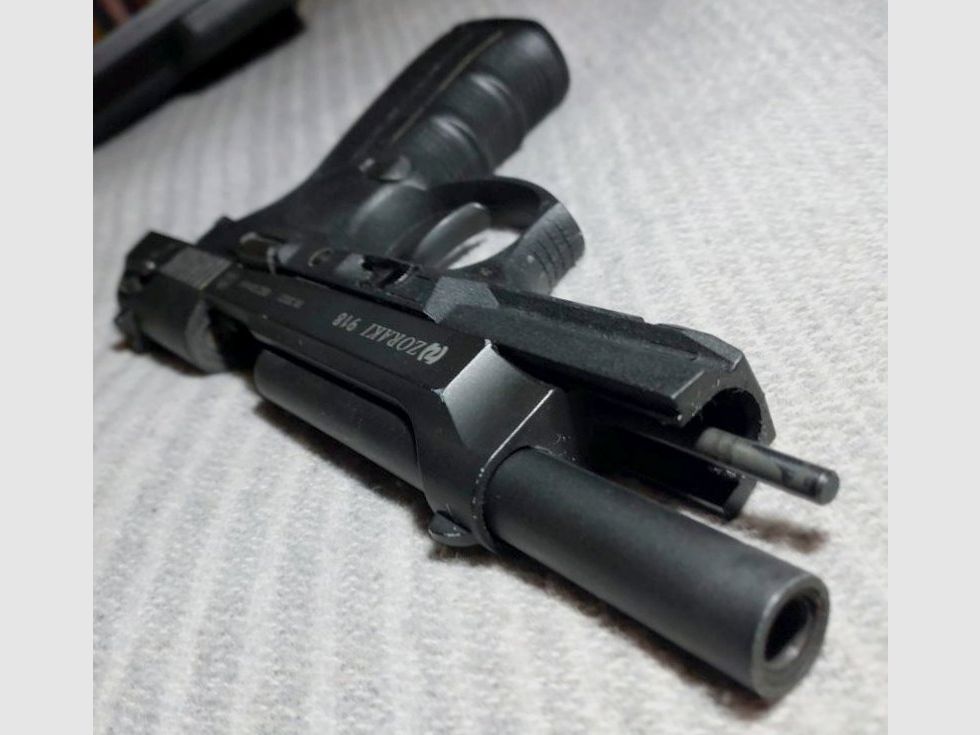 Zoraki 918 9mm P.A.K. schwarz (PTB 1024) mit zwei Magazinen (1x18er - 1x25er) und neuem First Strike Cordura Holster