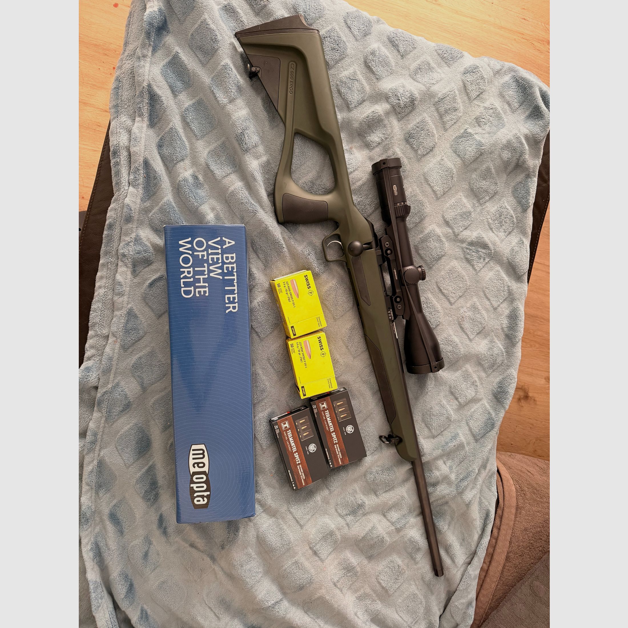 CZ600 Ergo Plus .223 mit Meostar 2,5-15x56 und Munition