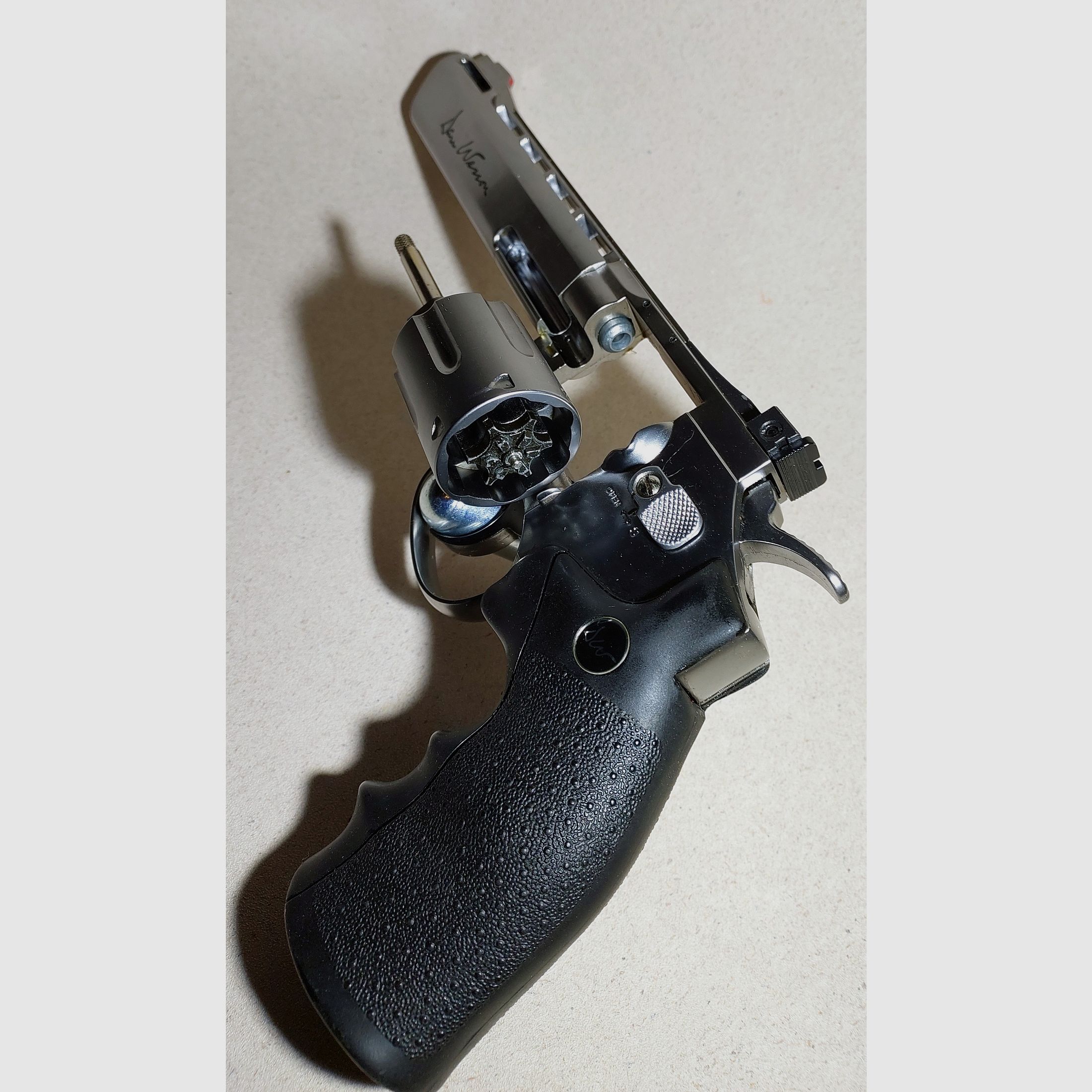 Dan Wesson 6" Revolver 4,5 mm Stahl BB Co2 Silber (P18)