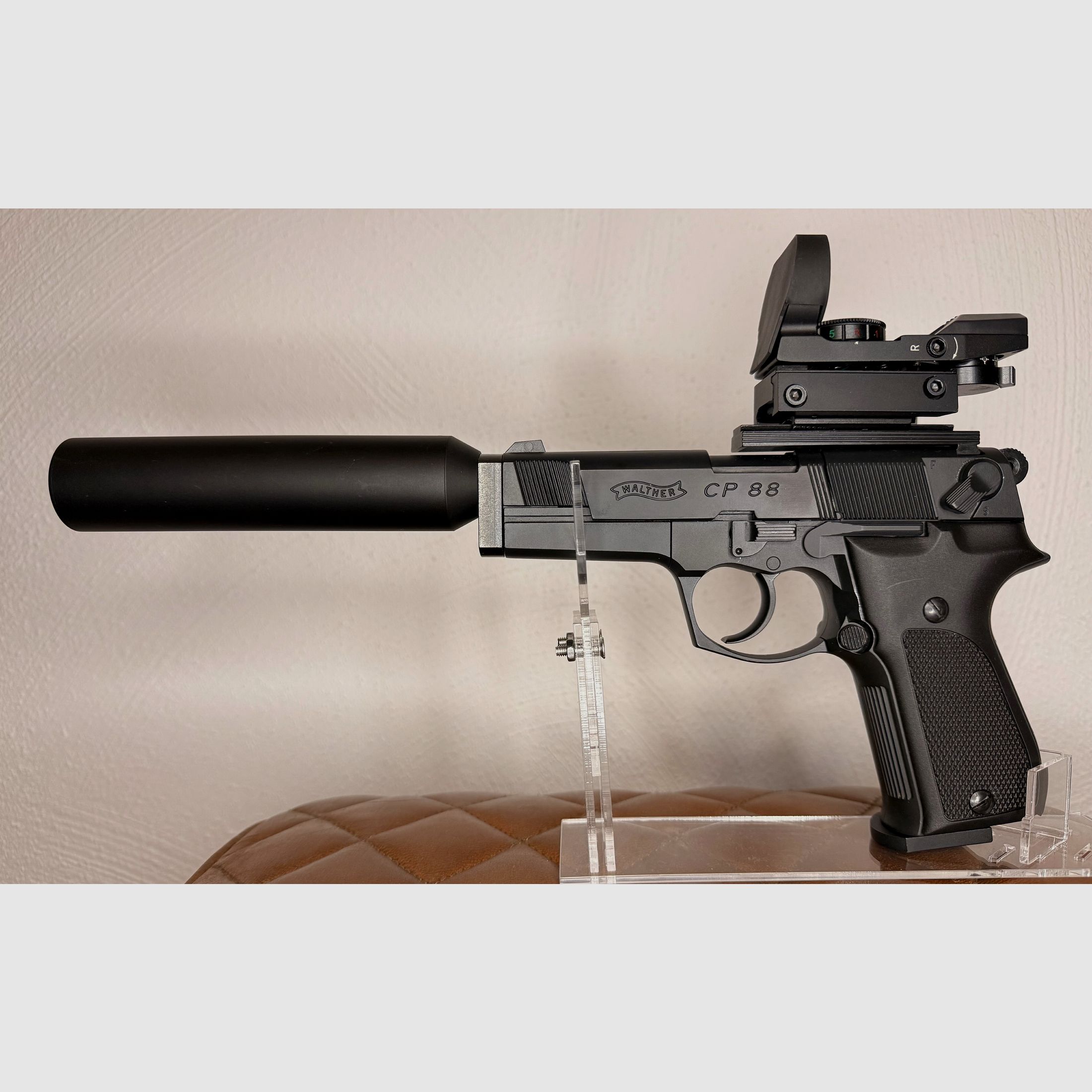Walther CP 88 mit Schalldämpfer 4,5mm Diabolo CO2 und Reddot
