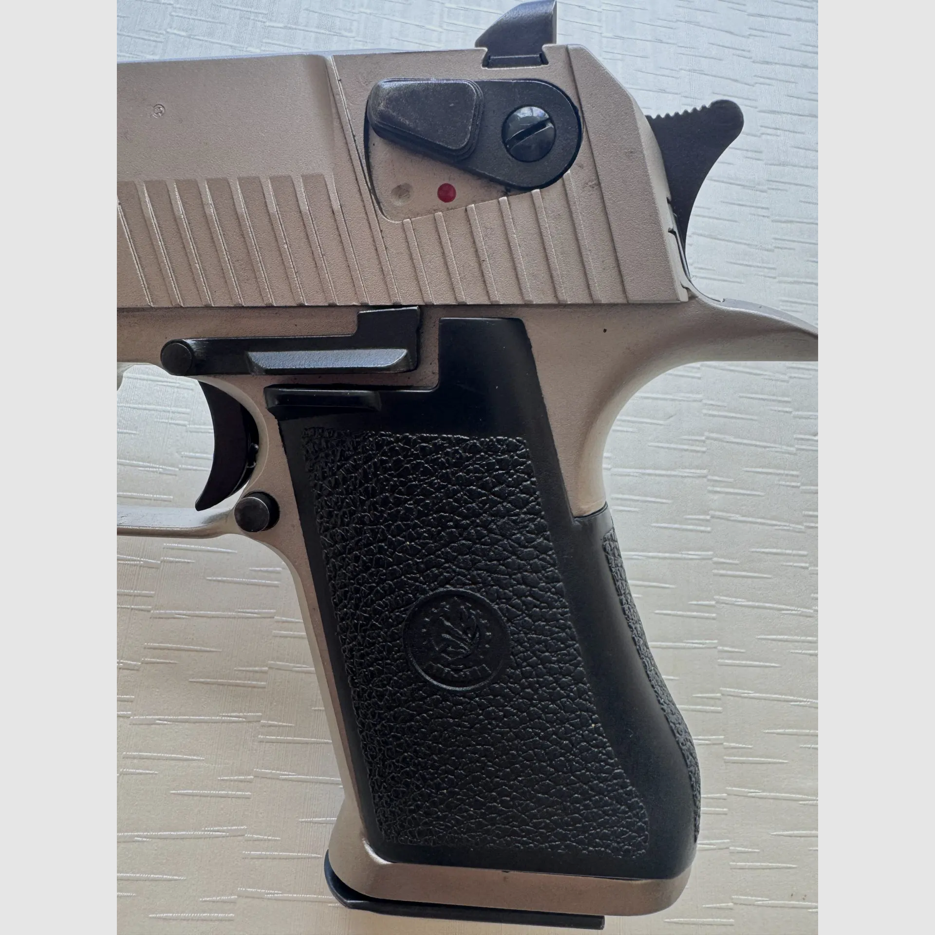 IMI Desert Eagle calibre .44 Magnum – version nickelée avec réglage du trigger, image 6 sur 9