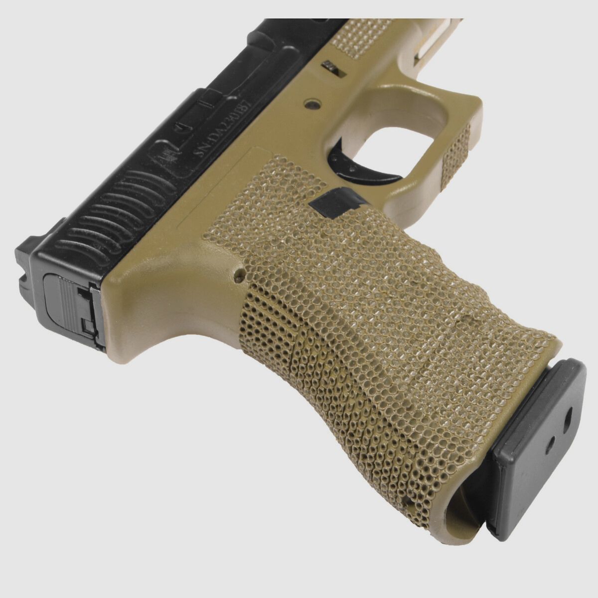 P01 GBB Airsoft Pistool met Grip Stippling in Olijf | Delta Armory