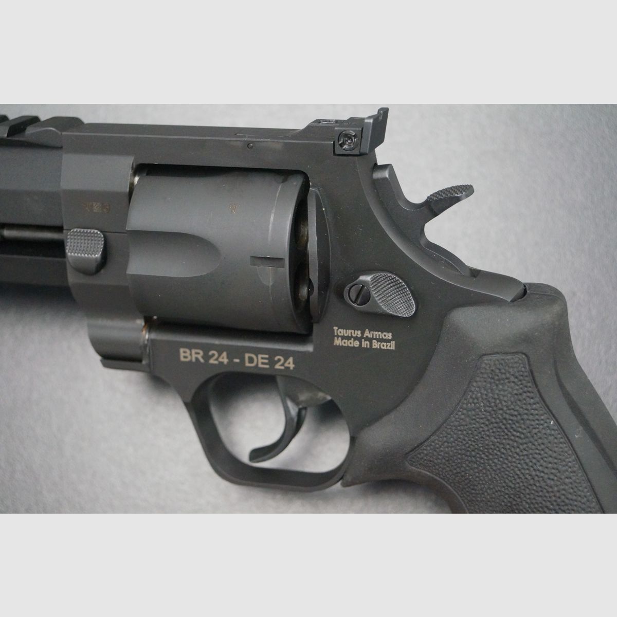 Taurus Raging Hunter 454 8 cali, zdjęcie 5 z 6