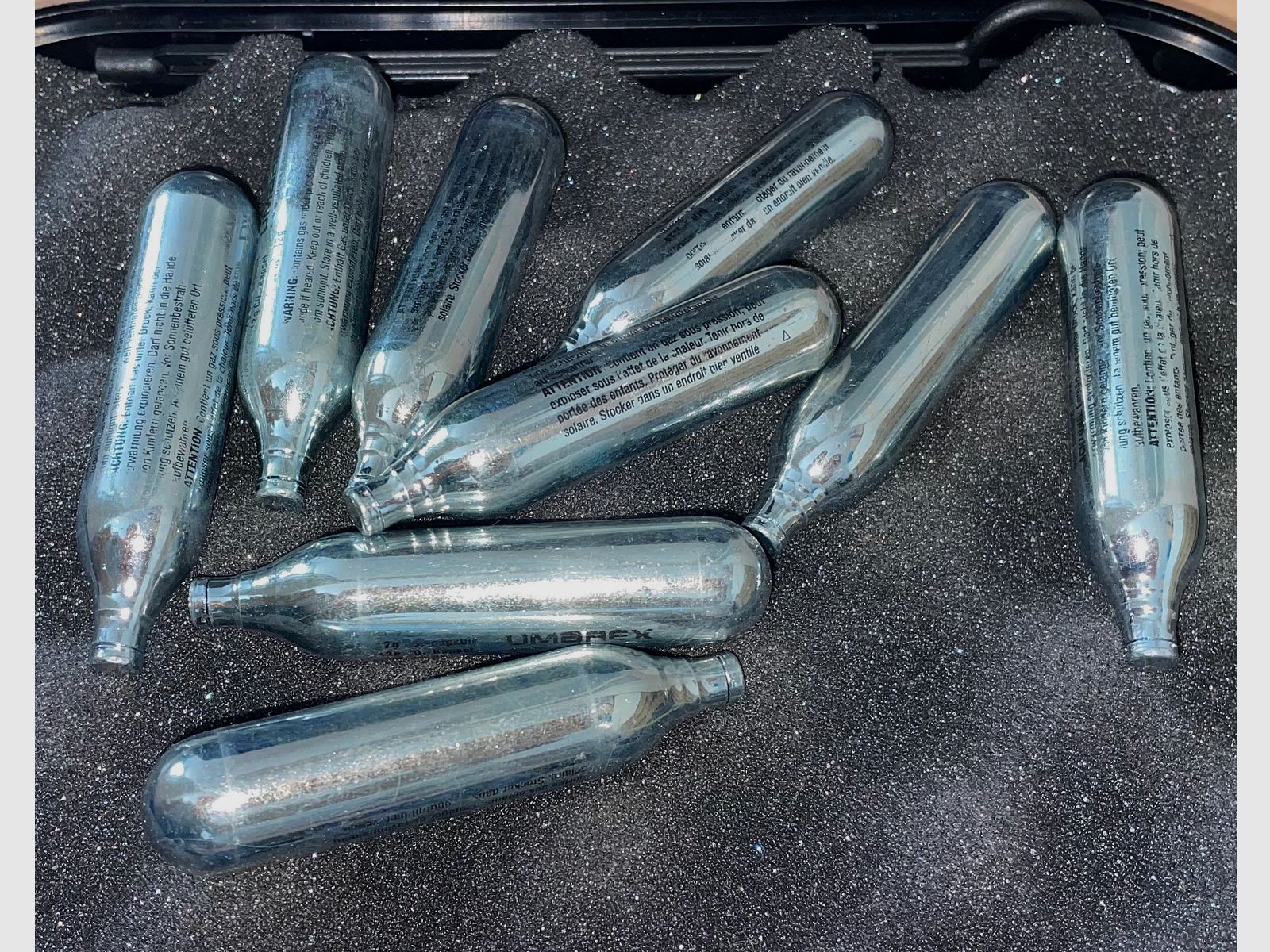 Glock 19 CO2 pistol by Umarex