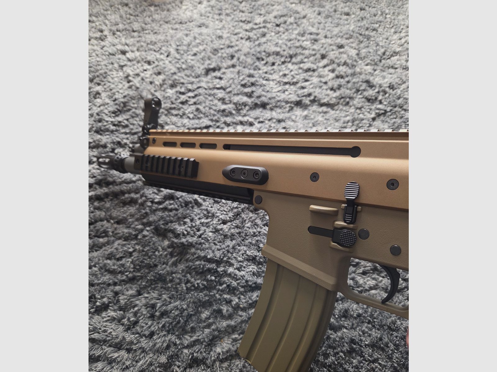 Begadi Mk16  Sport / Scar-L in Tan mit PRO FNS CNC Alu Rotary Hop Up Upgrade