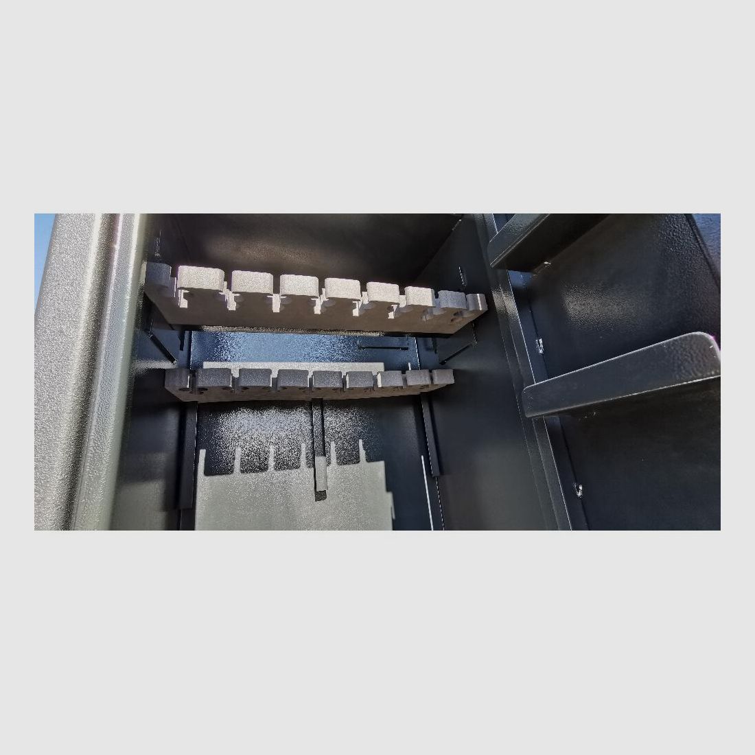 Waffenschrank Shooter Korn (1500x560x420) 2x8 LW