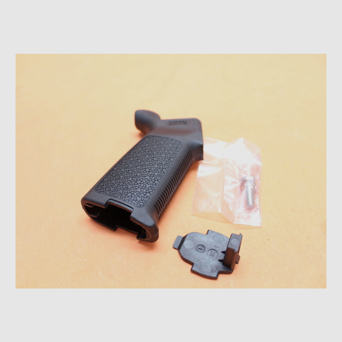 Magpul AR-15 : Poignée de pistolet Magpul MOE (MAG415-BLK) en polymère noir