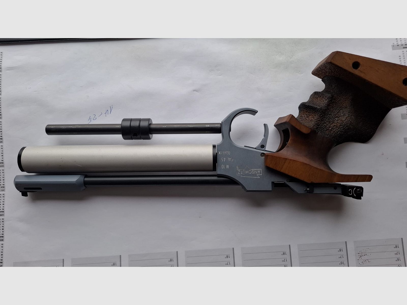 Pistolet à air Anschütz SAM M10 Cal.4,5