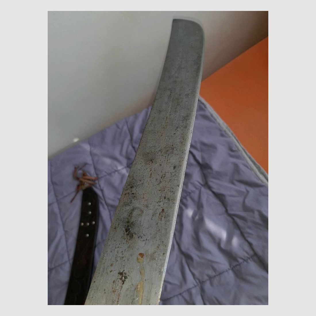 SCHEUNENFUND, eine über 40 Jahre alte MACHETE mit Hersteller Gravur 