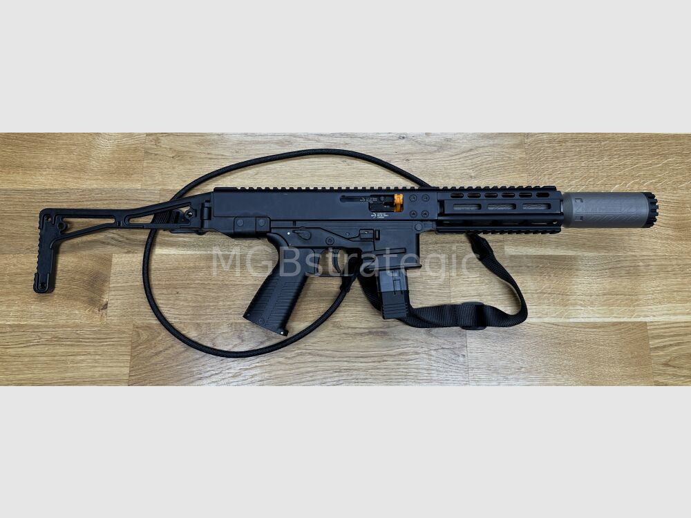 Fusil semi-automatique B&T AG 9mm Luger GHM9 SD DE avec silencieux intégré = arme absorbant le son // chez nous avec sangle H&K