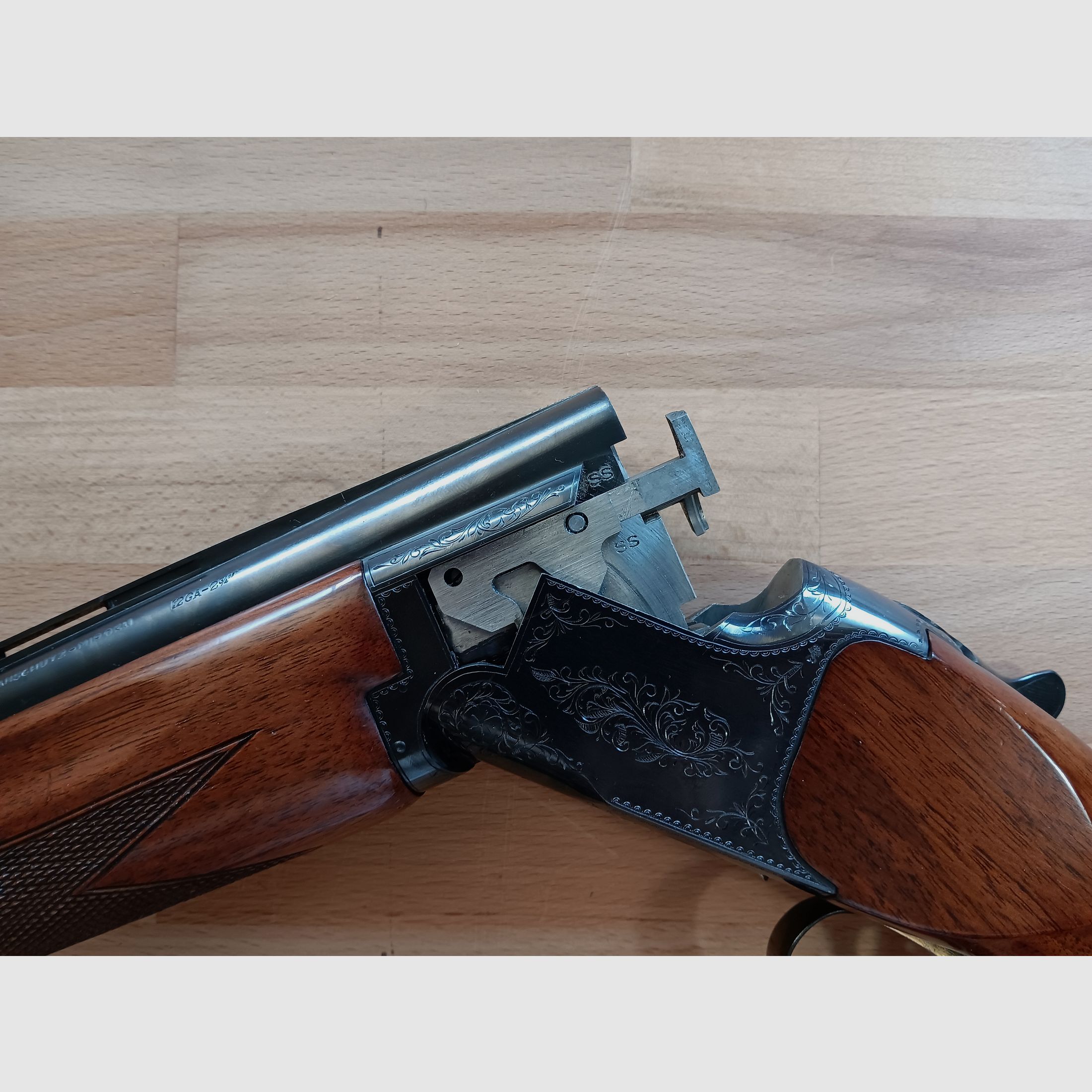 Anschütz Miroku con grilletto dorato versione da caccia con estrattori