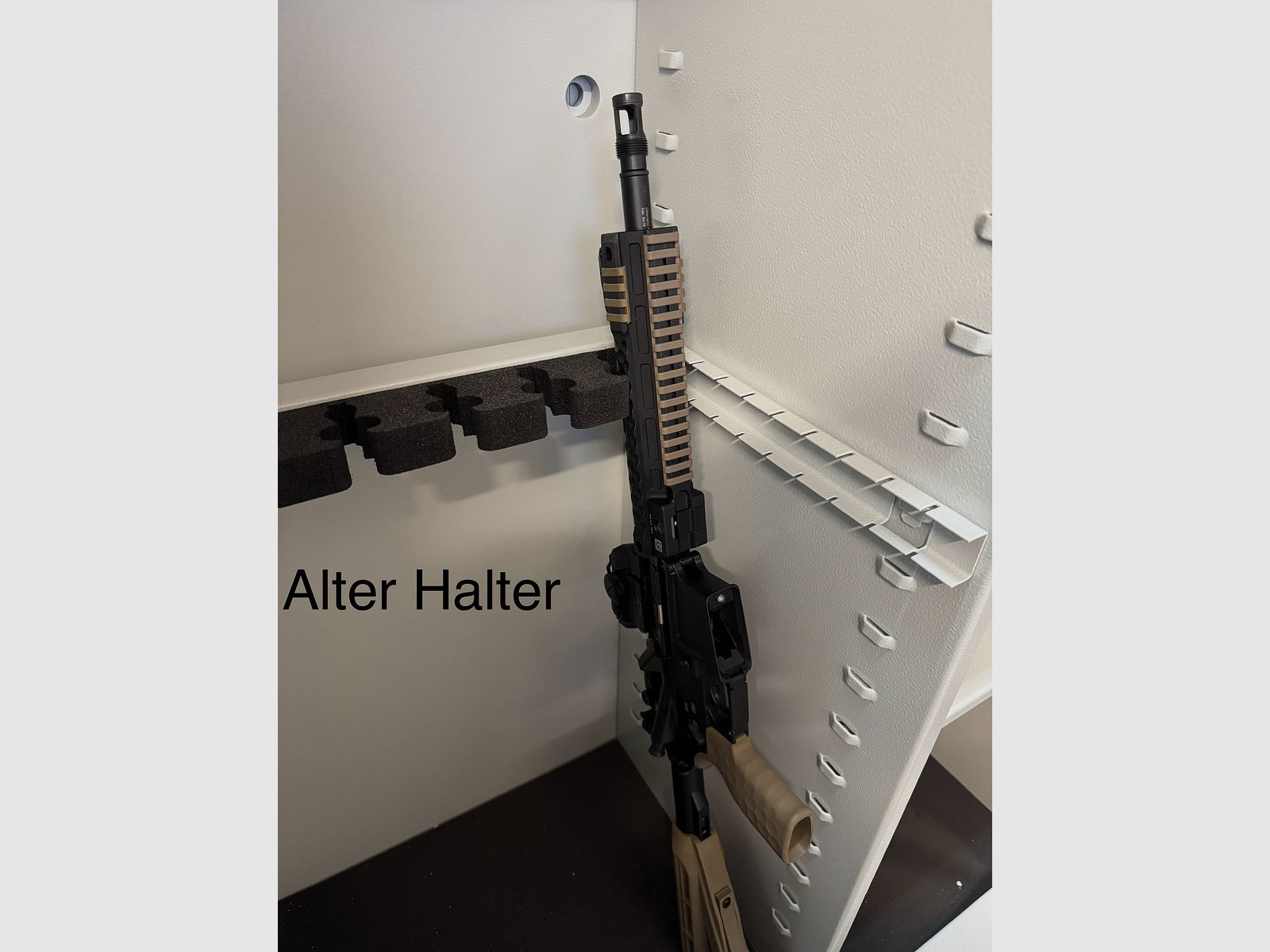 Magnetic long gun holder – Adjustable | No drilling