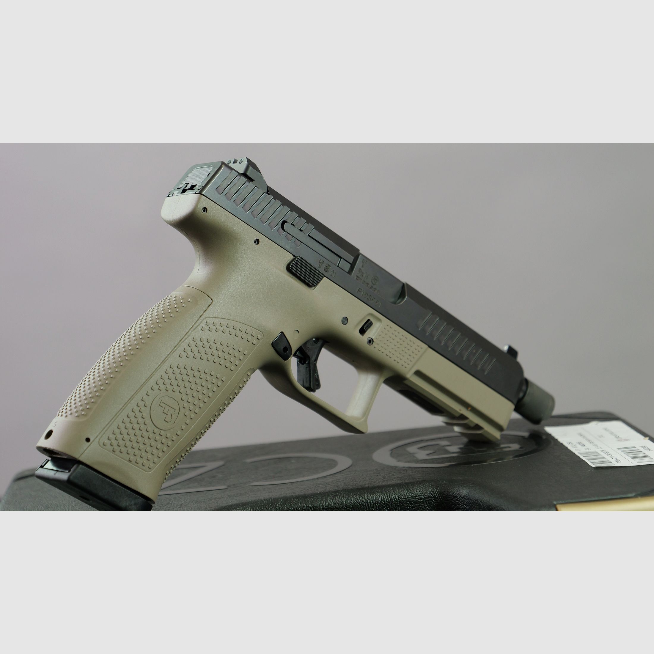 CZ P10 F  SR (Laufgewinde) MEGADEAL