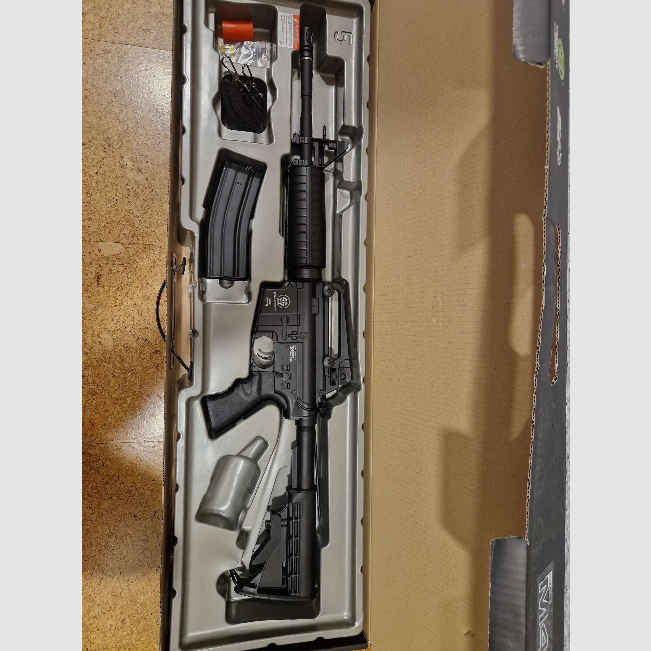 ICS-320 M4A1 SAEG