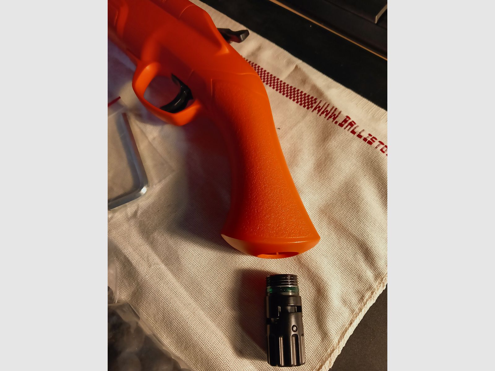 Umarex HDS68 Co2 doppietta a canne rigate .68 Orange-Black P2P T4E come nuovo in MEGASET, immagine 6 di 17