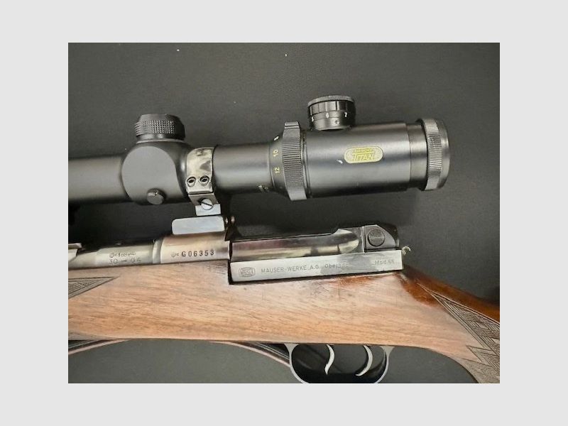 Mauser 66 rifle de caza, rifle de repetición de cerrojo de acción recta, rifle de caza calibre 30-06 en muy buen estado, incl. Tasco Titan 4-12x56 con punto de luz.
