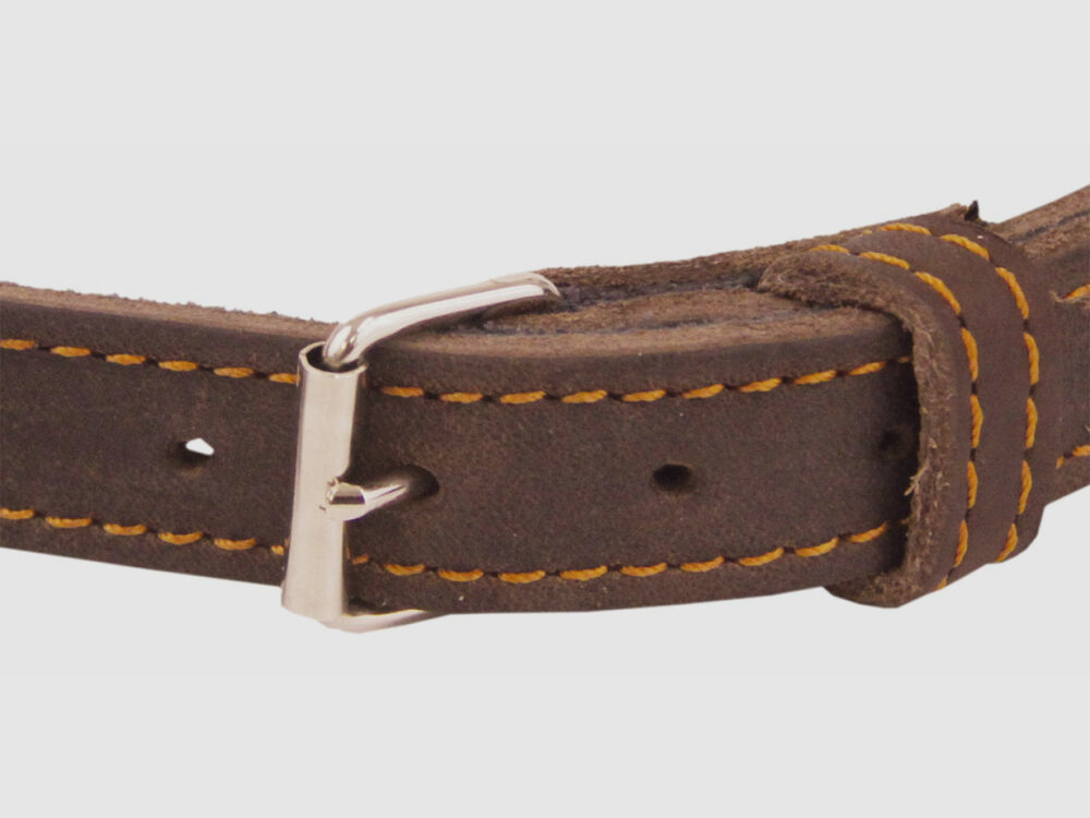 Collier AKAH riveté en cuir huilé