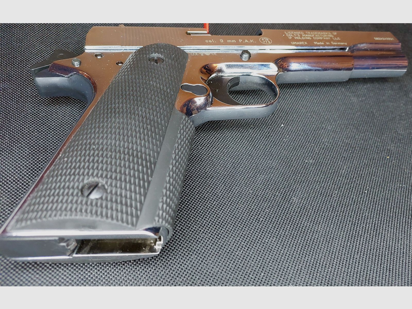 Colt Government 1911 A1 Schreckschuss Pistole 9mm P.A.K. poliertes Chrom (PTB 774)