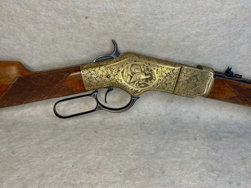 Uberti 1866 - .22lr - Arma de colección - Grabado a mano