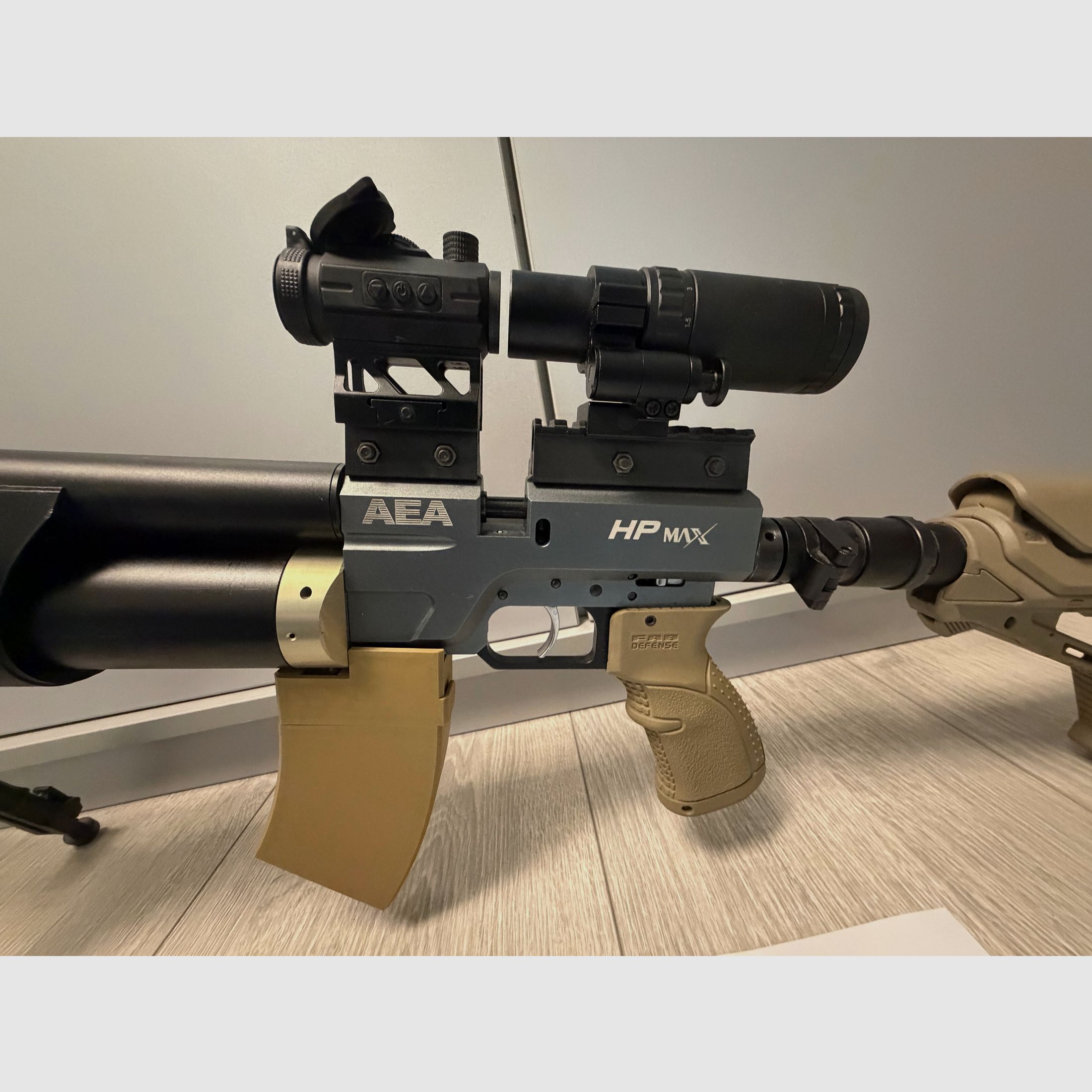 AEA HP-Max MK 1 Kal. .35 9mm F-luchtgeweer pompactie, RED-DOT en opvouwbare vergroting 1-5x (vergroter), tactisch, FAB-schaft, Donny FL, bipod tactisch