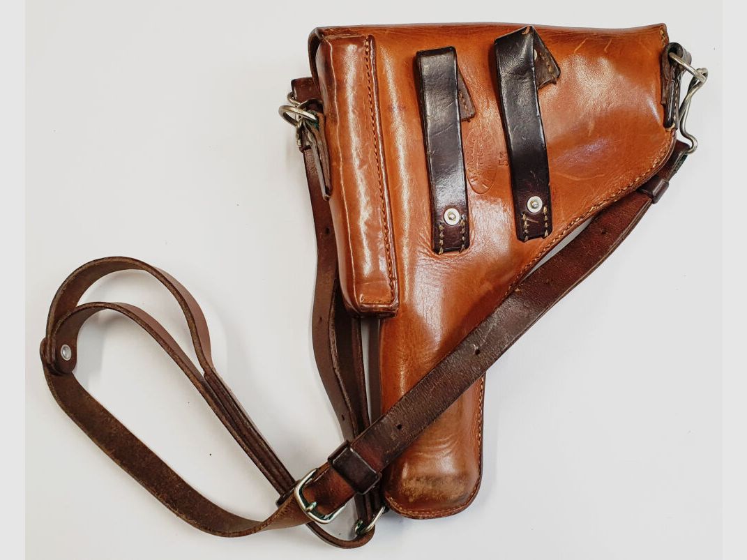 SIG Pistool SIG P210-2 in kaliber 9mm Luger (9x19) inclusief holster en reservemagazijn, GEMAAKT IN ZWITSERLAND