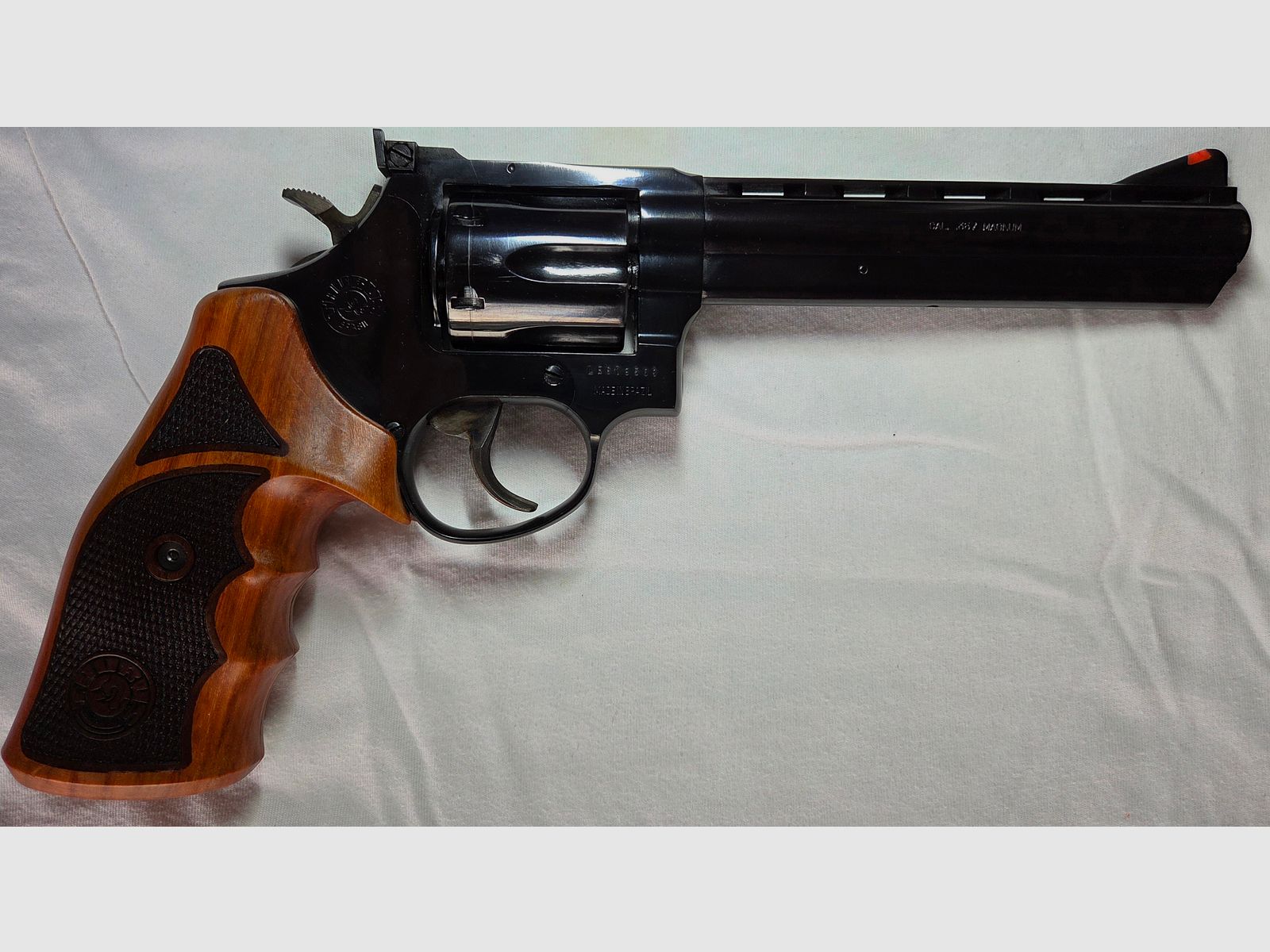 TAURUS 686 Kal. 357 Mag handgefertigter Griff