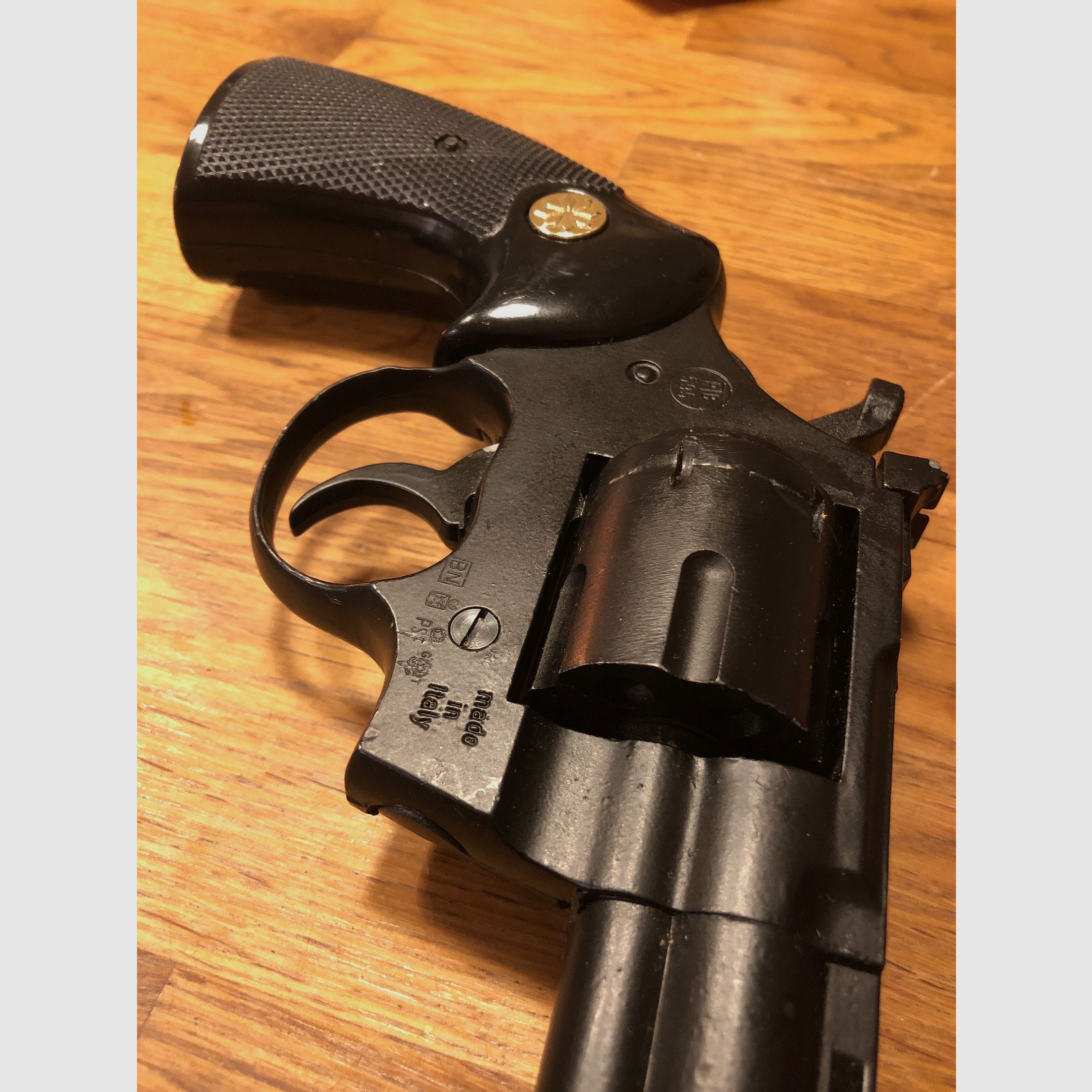 2 pistolas de fogueo Umarex Python en venta