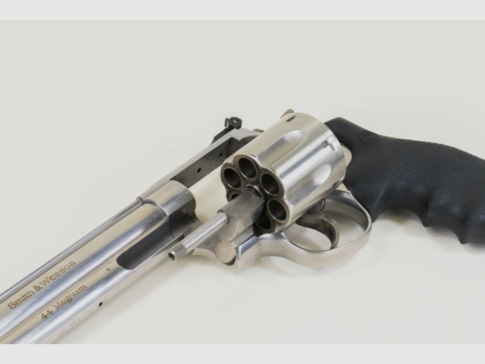 Smith & Wesson 629-4 Revolver