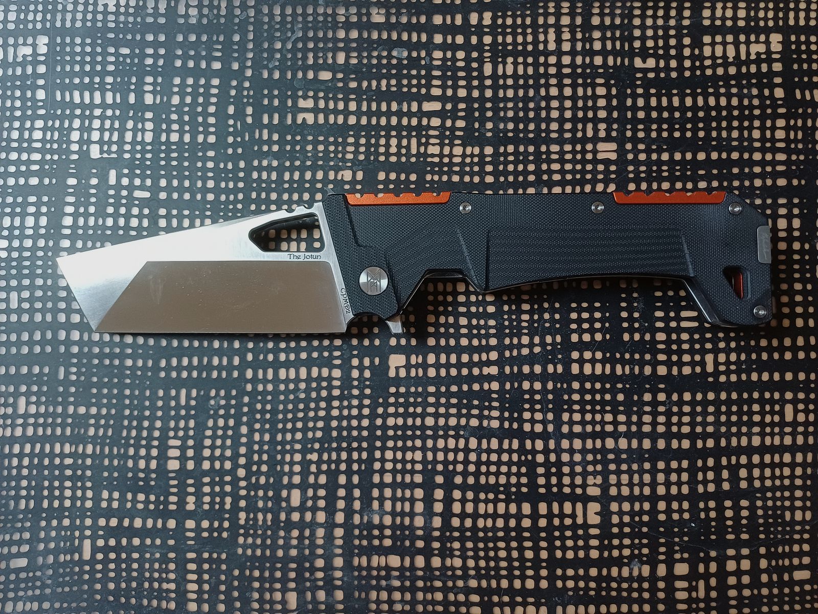Colección de cuchillos Böker Midgards Cold Steel United Cutlery SOG MTech Micro OTF Jotun Crawford