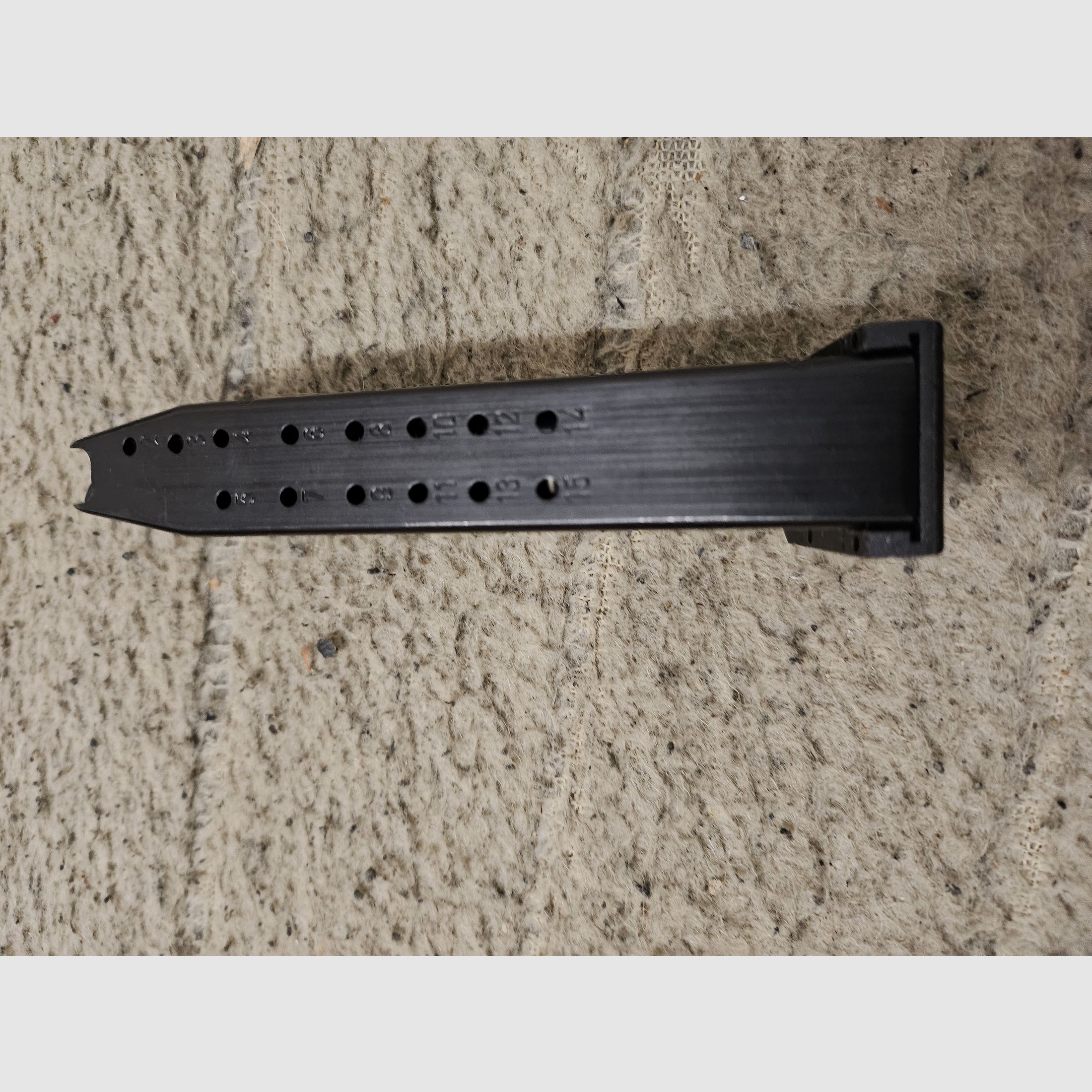 Beretta 92 magazine anti-friction coating