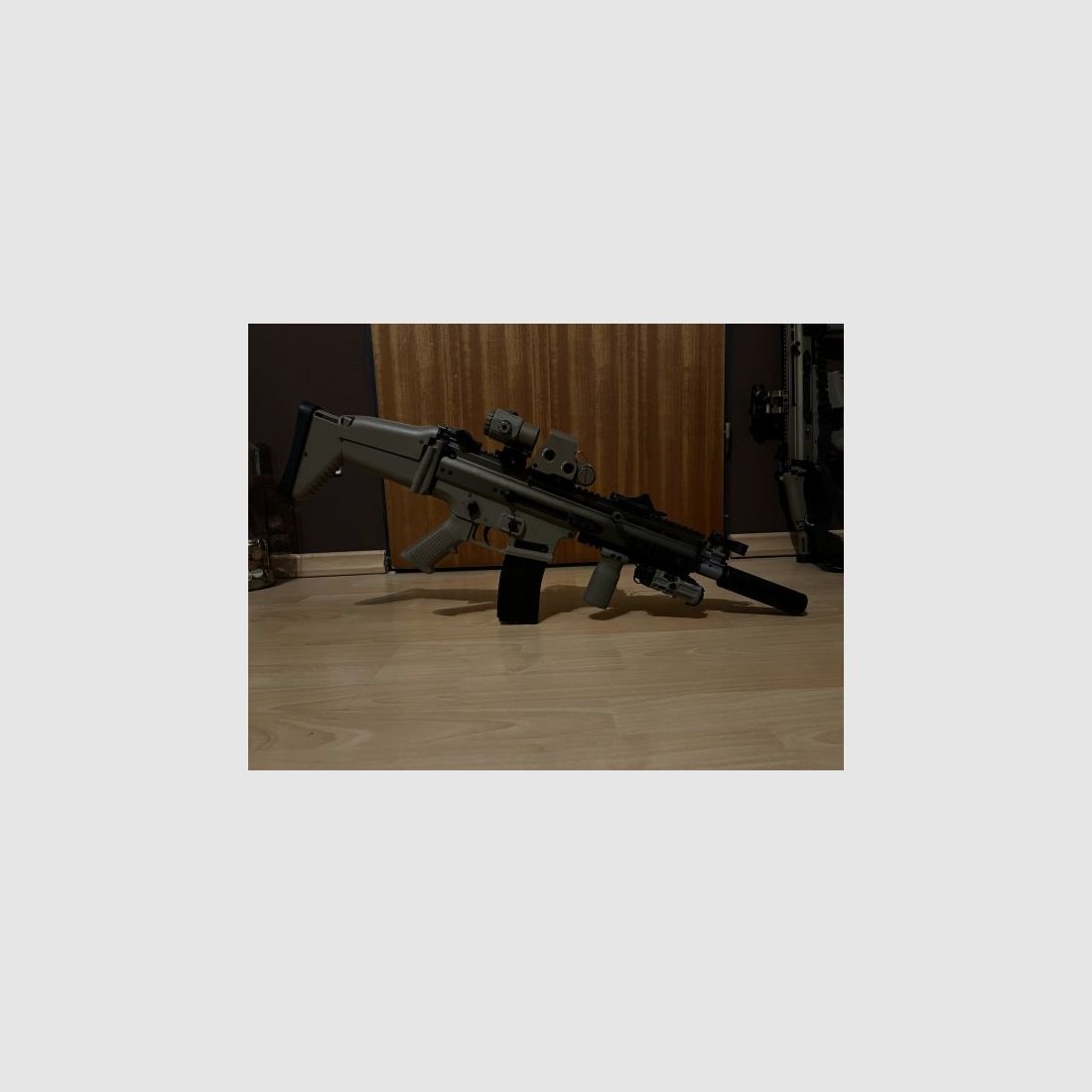 WE FN Herstal Scar L MK16 GBB con 5 cargadores y accesorios