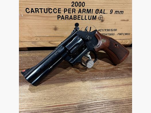 SMITH & WESSON REVOLVER 586-8 CAL.357 MAGNUM