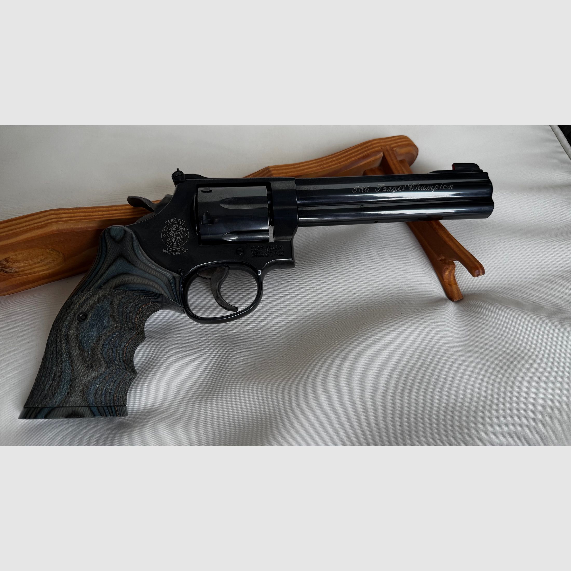 Smith and Wesson Revolver 586-5, cal. 38/357 Mag.