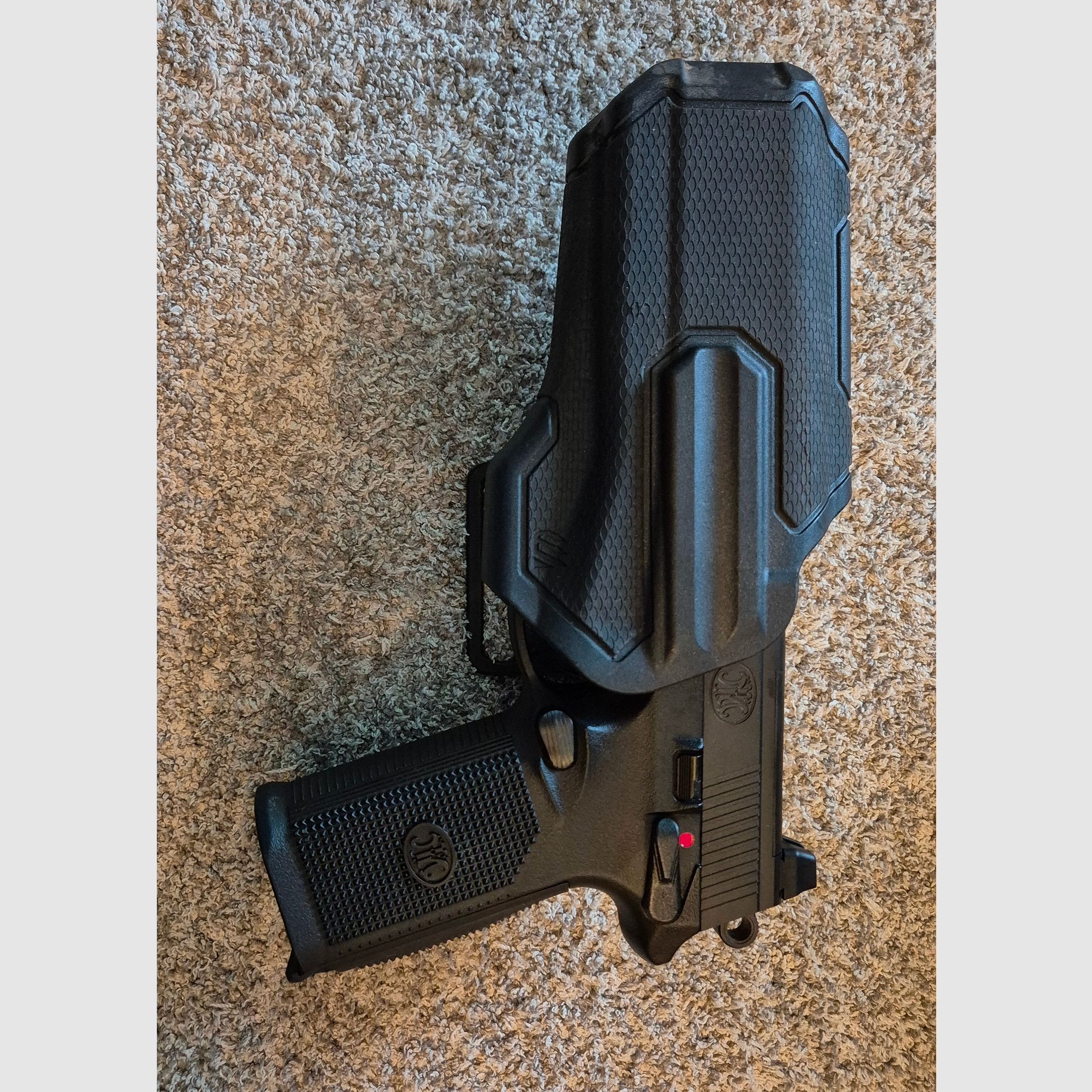 Airsoft Komplettpaket – GC16 E.T.U. S-AEG & Tokyo Marui im Koffer