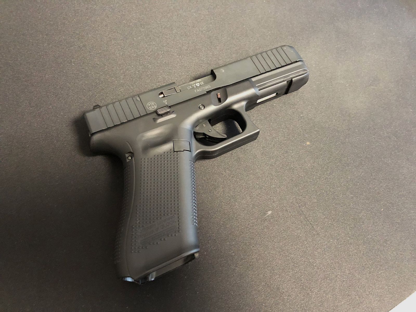 Glock 17 Gen 5 9mm P.A.K. 