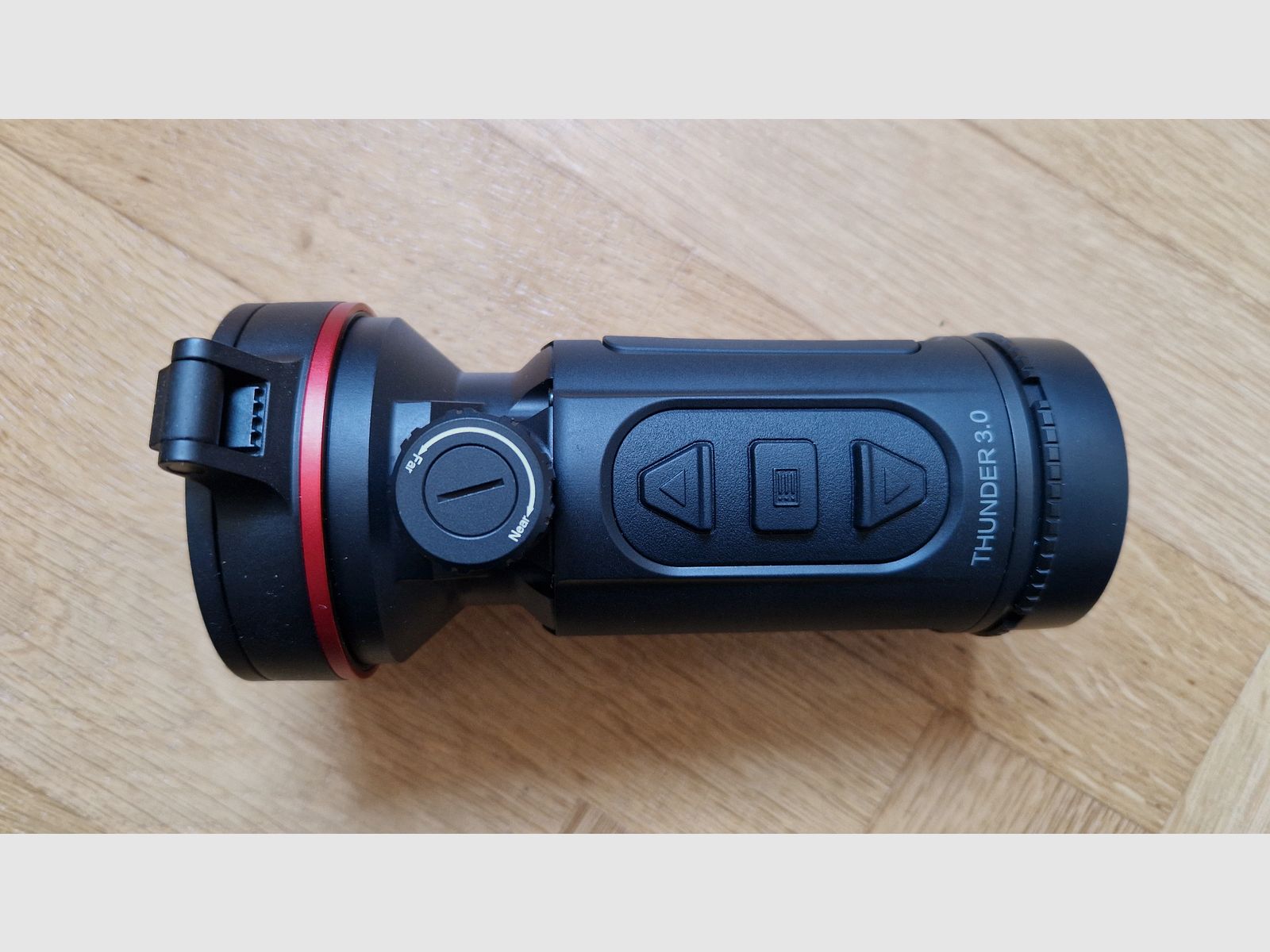 HIKMICRO TQ50CL 3.0 thermal imaging attachment and handheld device