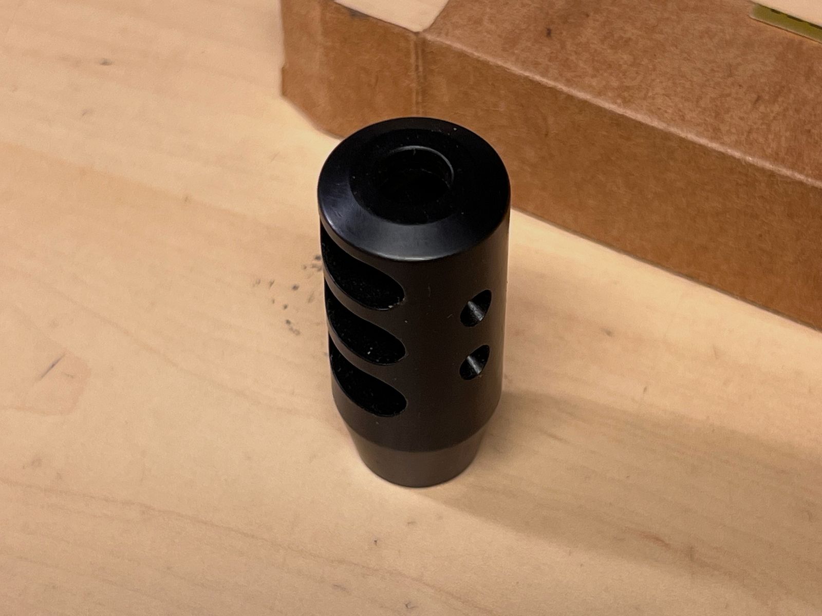 Hamulec wylotowy do Airsoft z gwintem M14 negatywnym wersja metalowa czarna