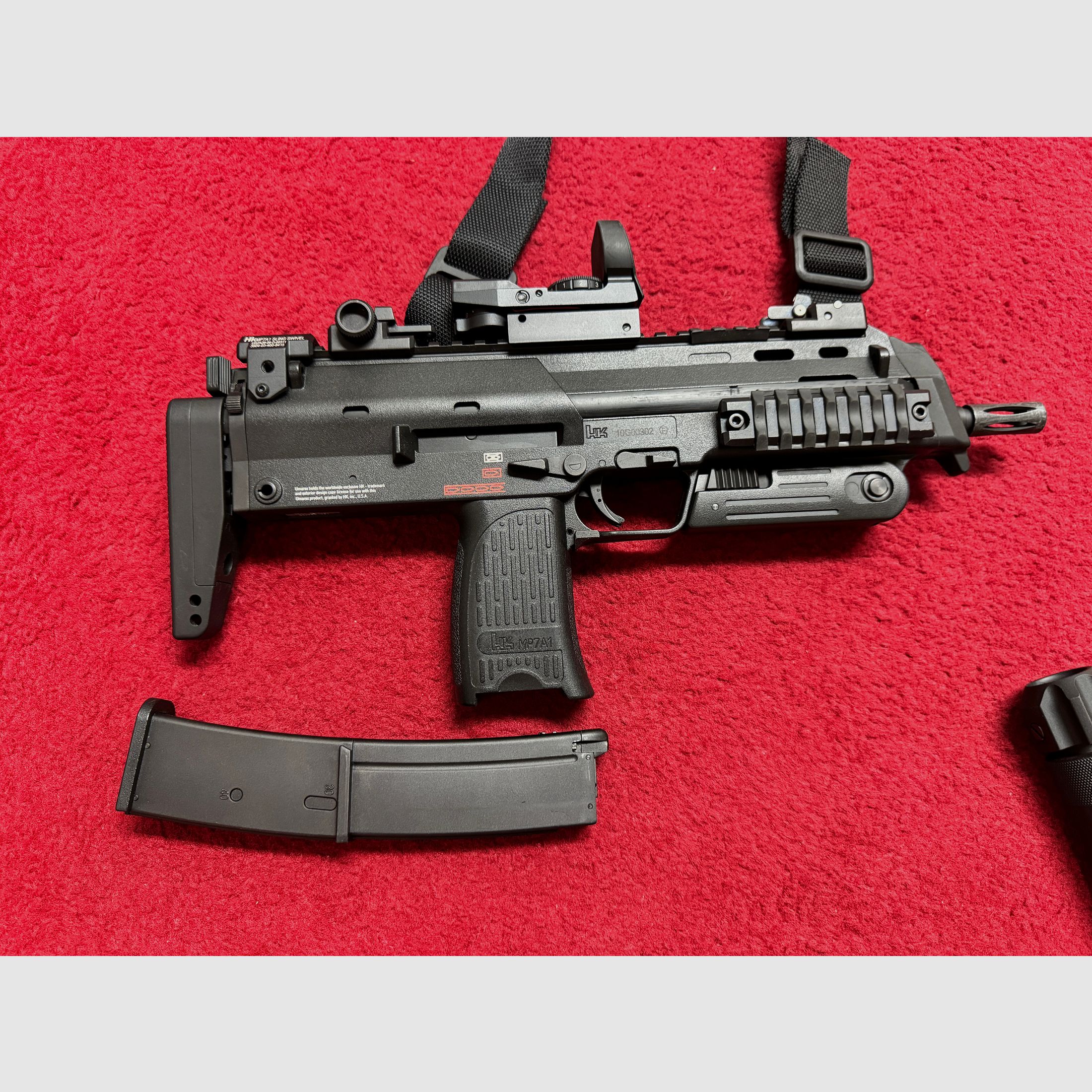 VFC H&K MP7 A1  GBB Gas Blow Back Airsoft 6mm  + Sling -Schalldämpfer- Micro Dot 