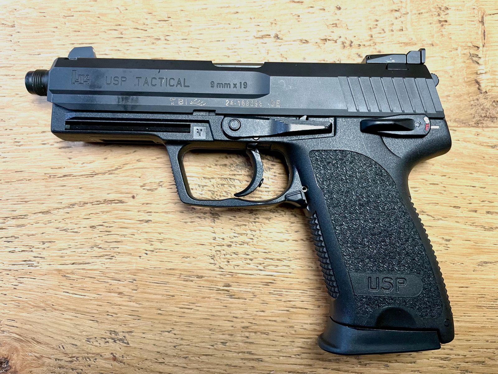 Pistola Heckler & Koch HK USP Tactical - 9mm