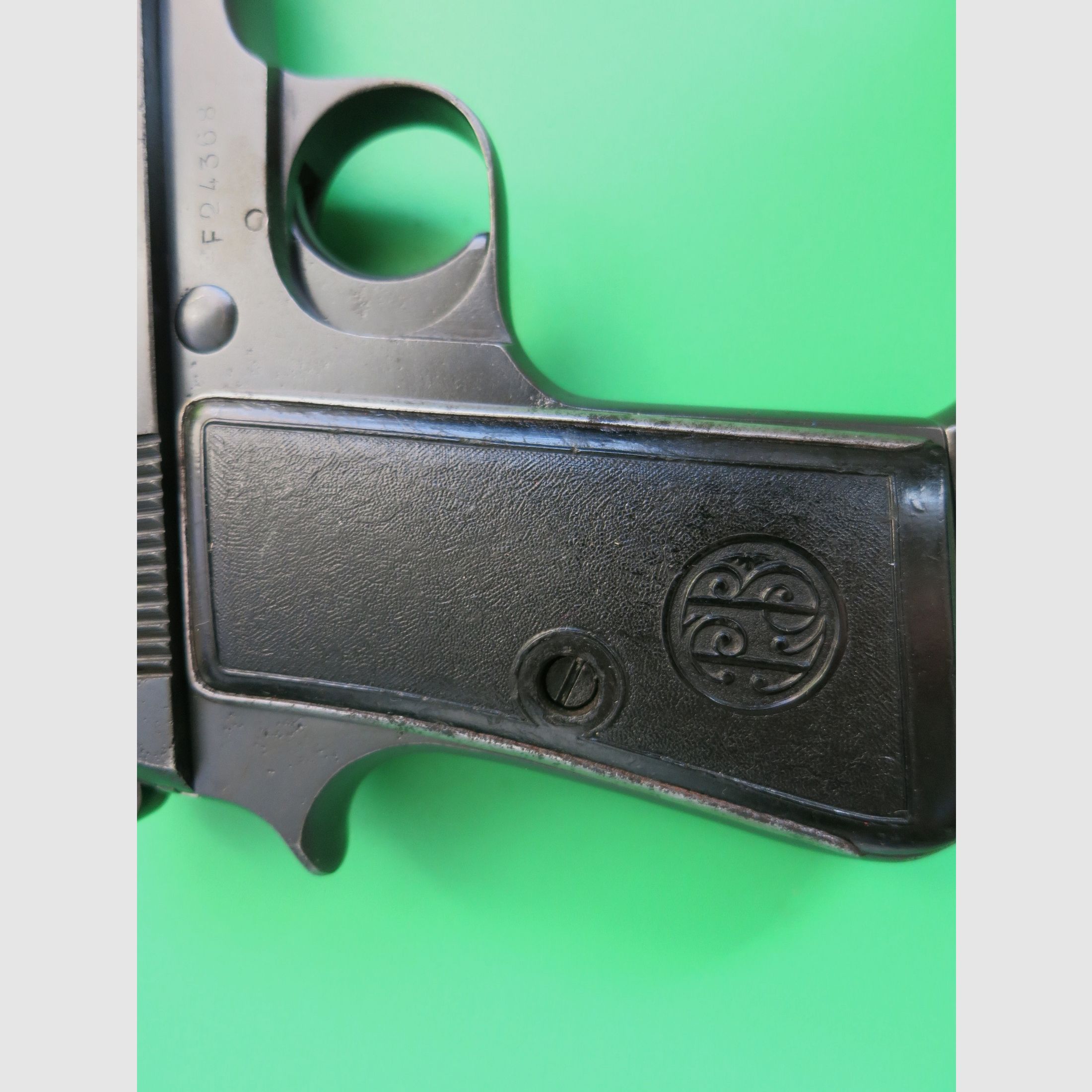 Pistola semiautomática Beretta M1934, 9 mm Corto (380 Auto), Luftwaffe/Heer #33