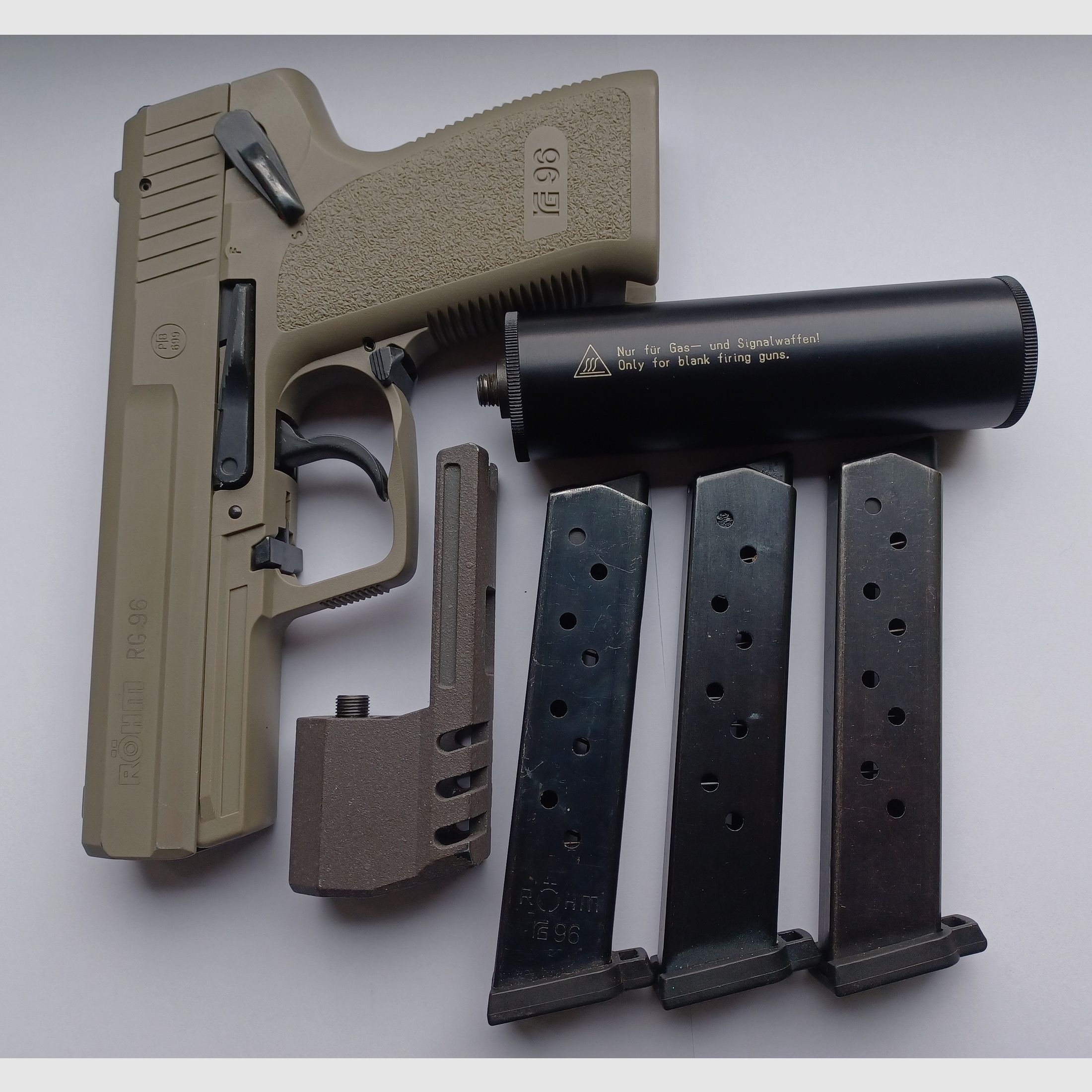 Röhm RG96 ICON GREY cal. 9mm P.A.K.