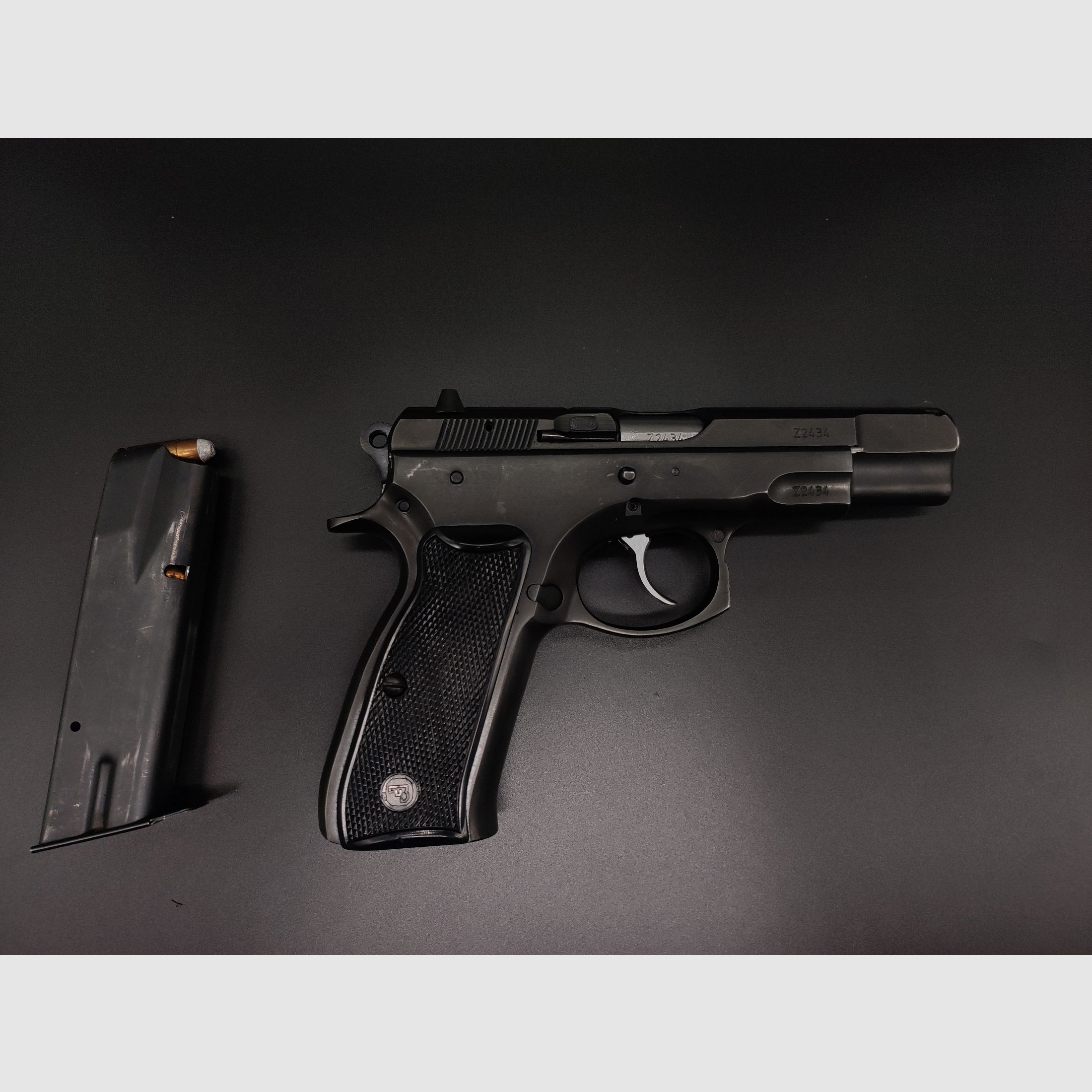Brünner M75 Pistole Kaliber 9 mm Luger – Sehr guter Zustand – inkl. 639 Schuss Munition