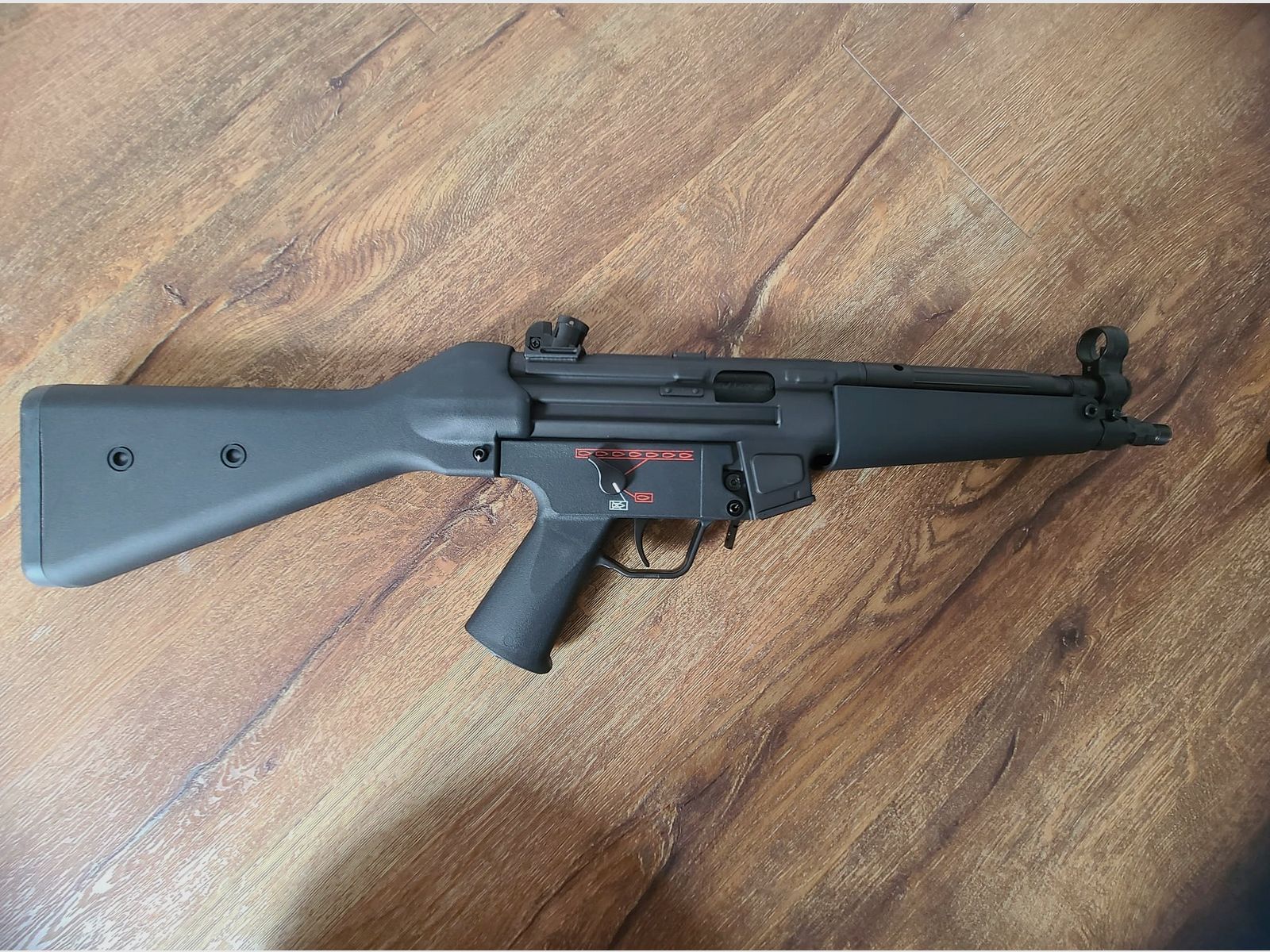 MP5 Airsoft by G&G S-AEG 1.12J including accessories