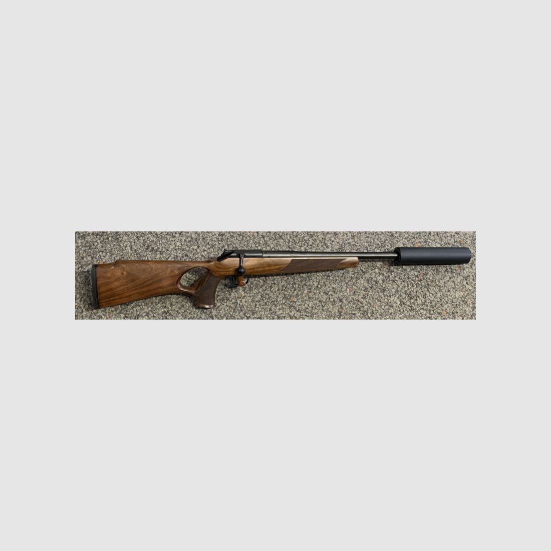 Blaser R93 9,3x62 mit Holz-Lochschaft, 50cm Lauf und Jaki Semi Classic Schalldämpfer