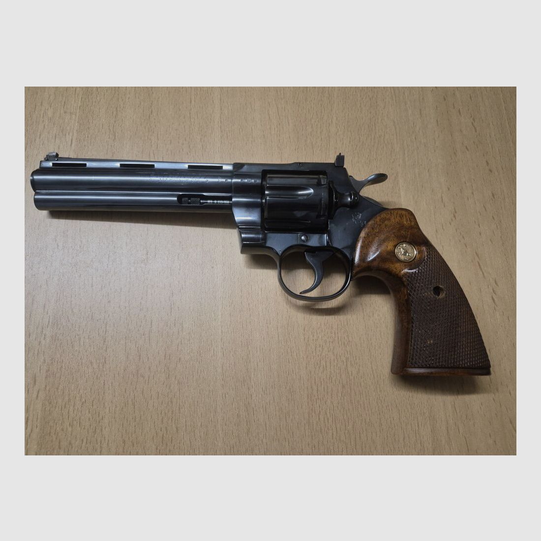 Colt Python, Bild 1 von 4