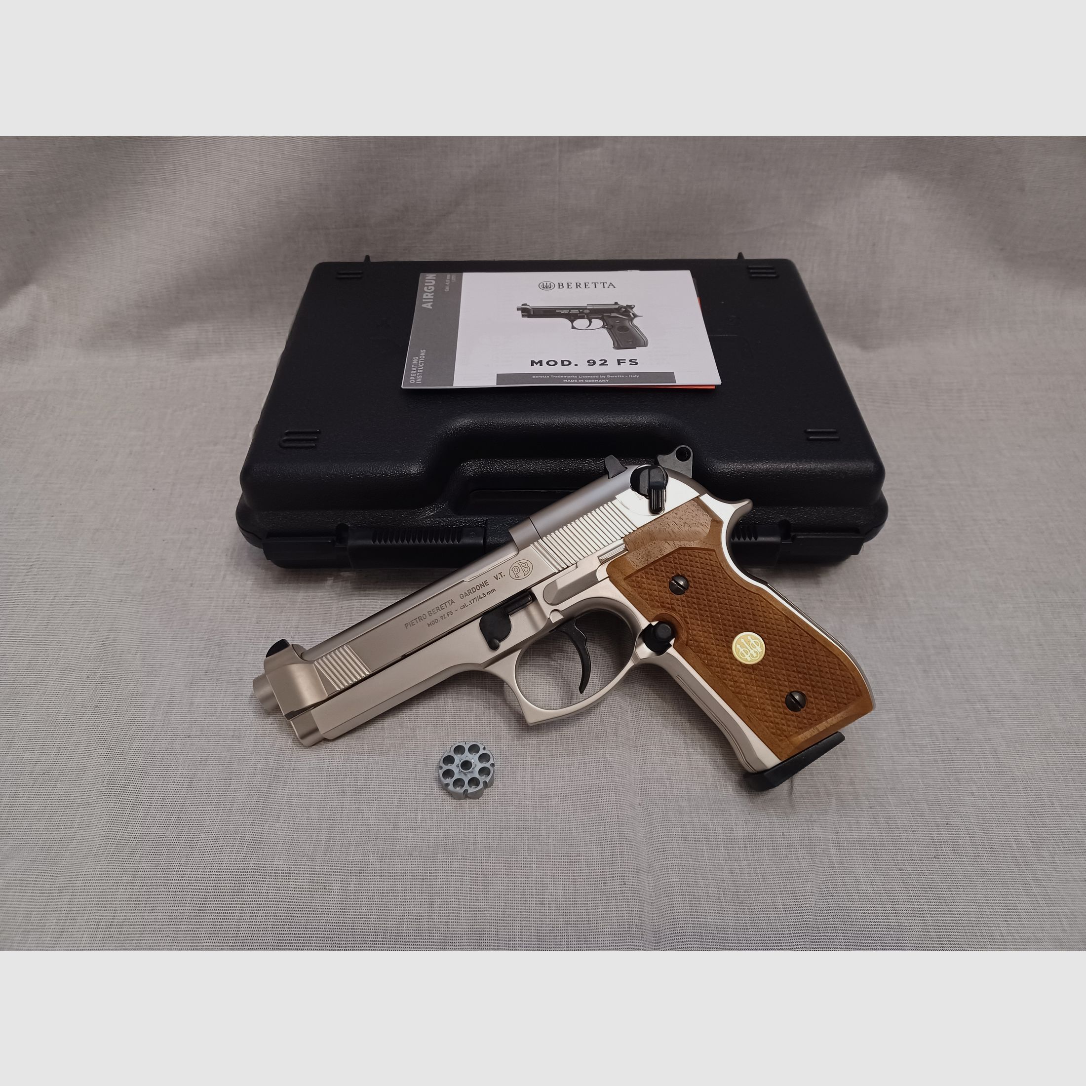Beretta 92 FS Nickel / Holzgriffschalen / 4,5 mm Diabolo / CO2 / Pistole / OVP (1)