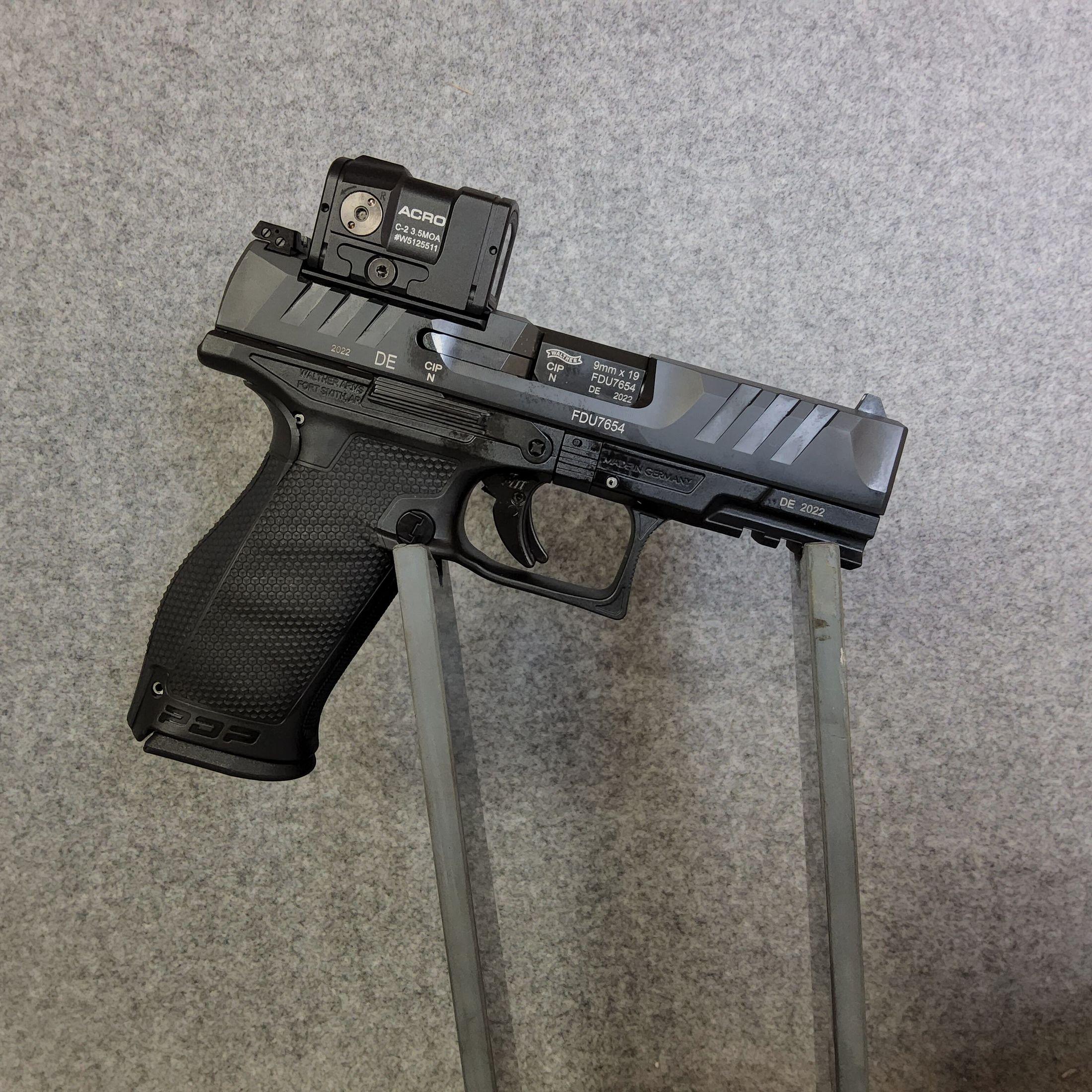 Walther	 PDP-4 "LL, mit Aimpoint Acro