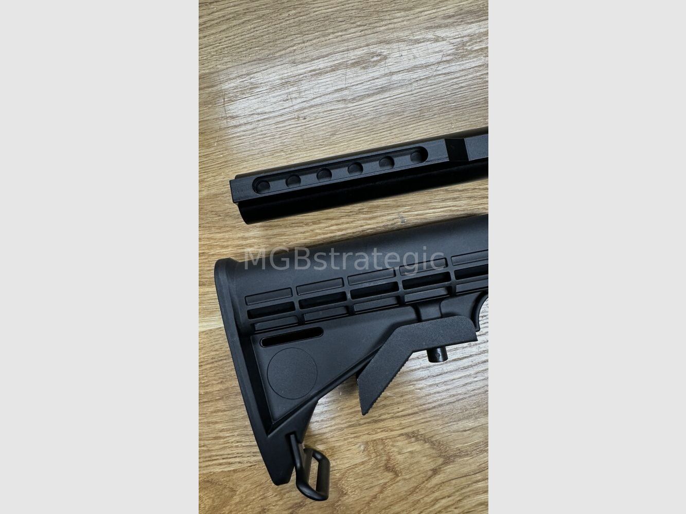 Windham Weaponry - halbautom. Büchse .223Rem RIFLE 16M4 SHAVED FRONT SIGHT - R16M4SFSMIT-16 - 15″ Windham Weaponry Aluminum M-LOK Free Float Handguard - 16" Lauf - Gewicht 2,88 kg ungeladen - System AR15 AR-15