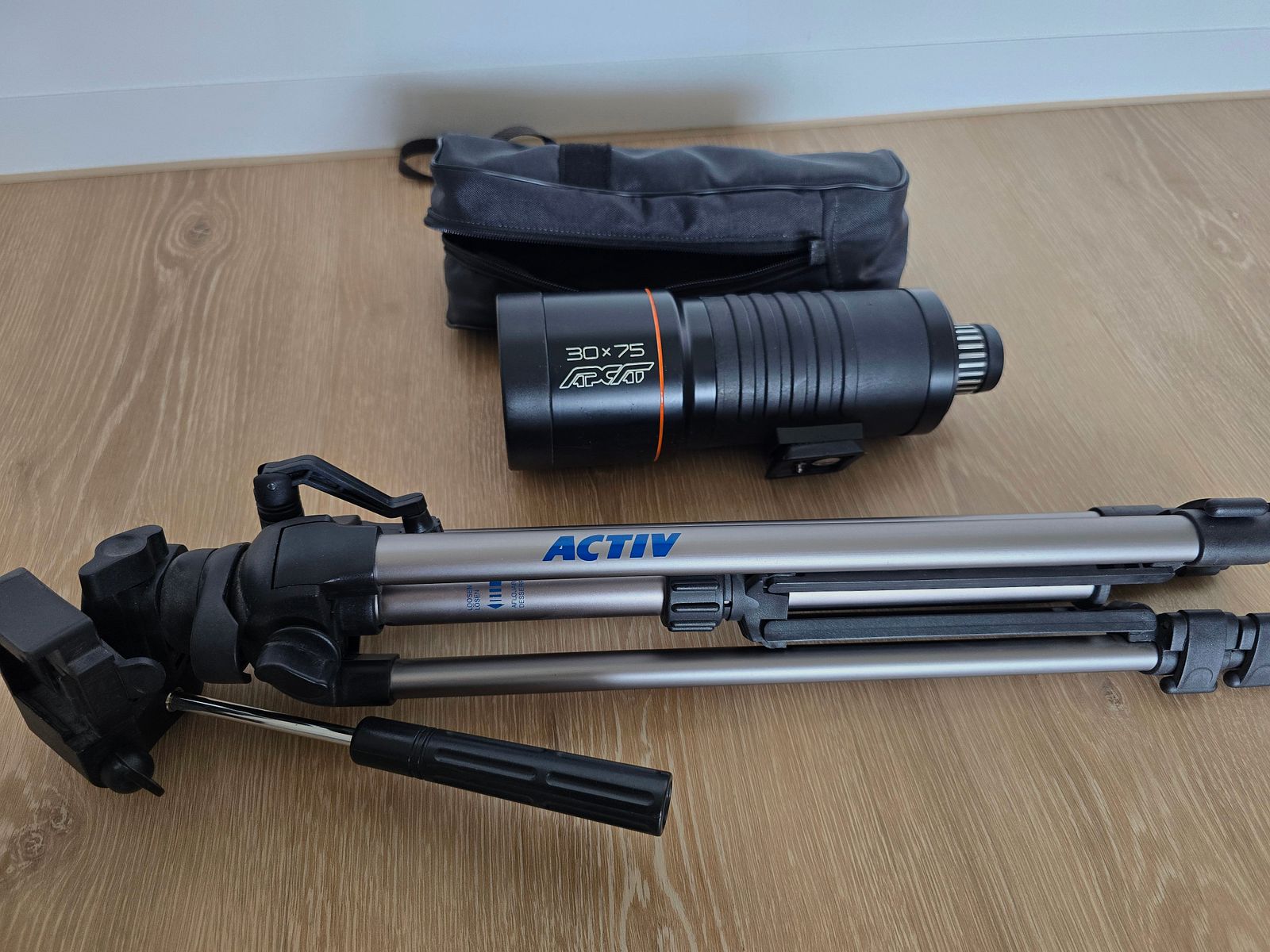 APCAT 30× 75 Oekraïense militaire high-performance telescoop, verrekijker met statief